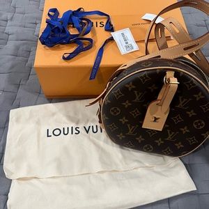 Monogram Boite Chapeau Souple MM